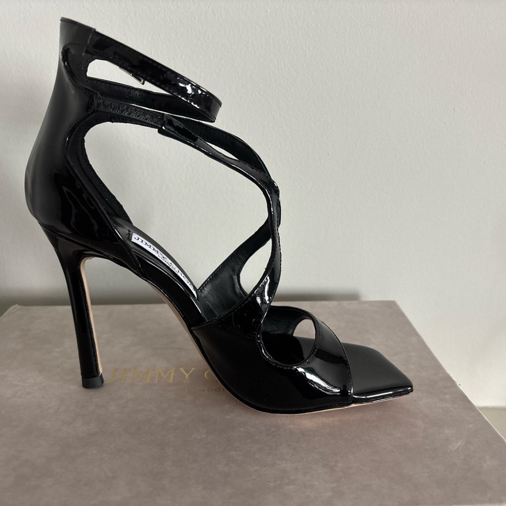 JC’s like Chic Black Patent Leather Heels